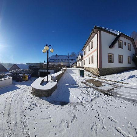Hotel Zlaty Potok Nicov  Kültér fotó