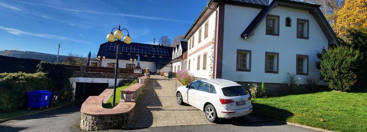 Hotel Zlaty Potok Nicov  Kültér fotó