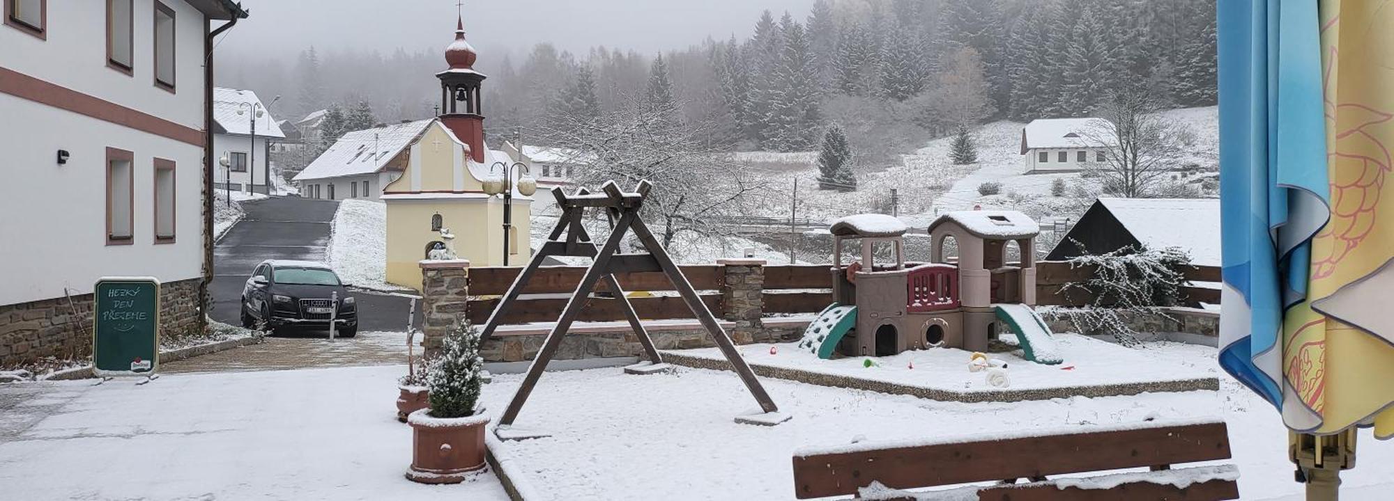 Hotel Zlaty Potok Nicov  Kültér fotó
